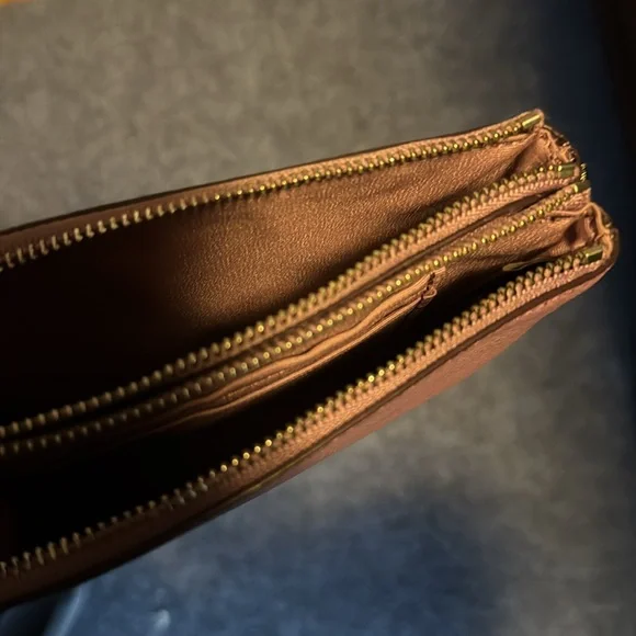 Pink Coach wristlet - Picture 4 of 6